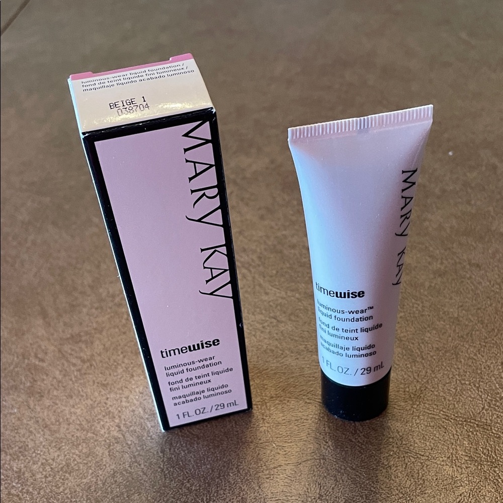 Mary Kay Discontinued Timewise Luminous-Wear Foundation - Beige 1 New in Package